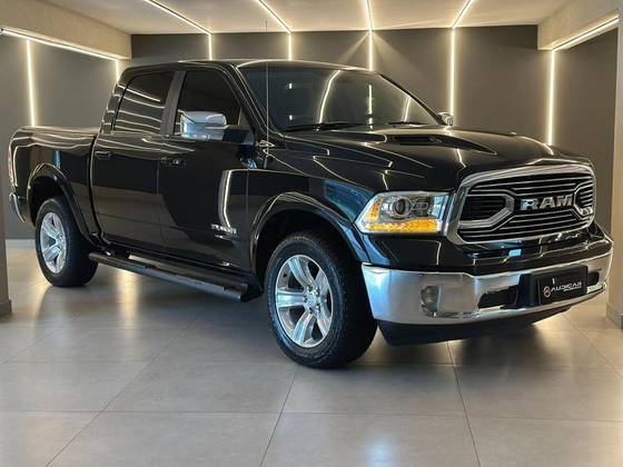 RAM CLASSIC 5.7 V8 GASOLINA LARAMIE CD 4X4 AUTOMÁTICO